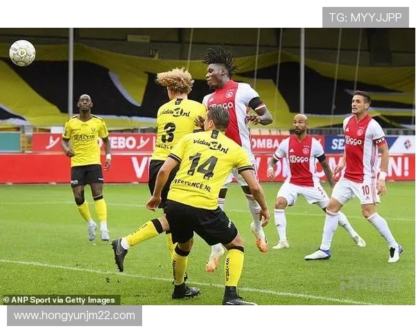 重庆足球队近期状态深度对比与分析揭示潜在发展趋势与挑战